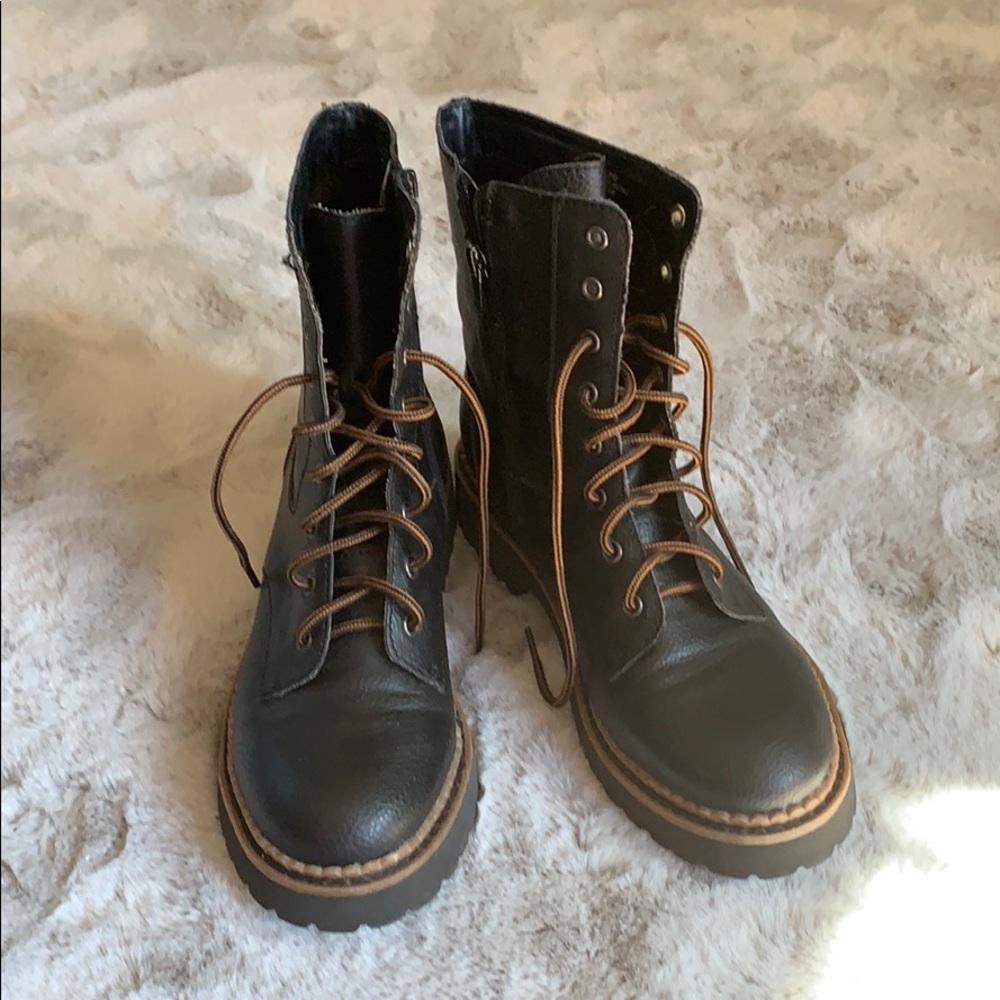 Brogues black boots